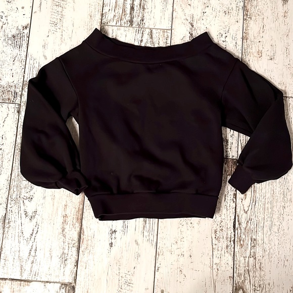 🌸 H&M Off the shoulder sweatshirt. Size XS 🌺 - Picture 2 of 4